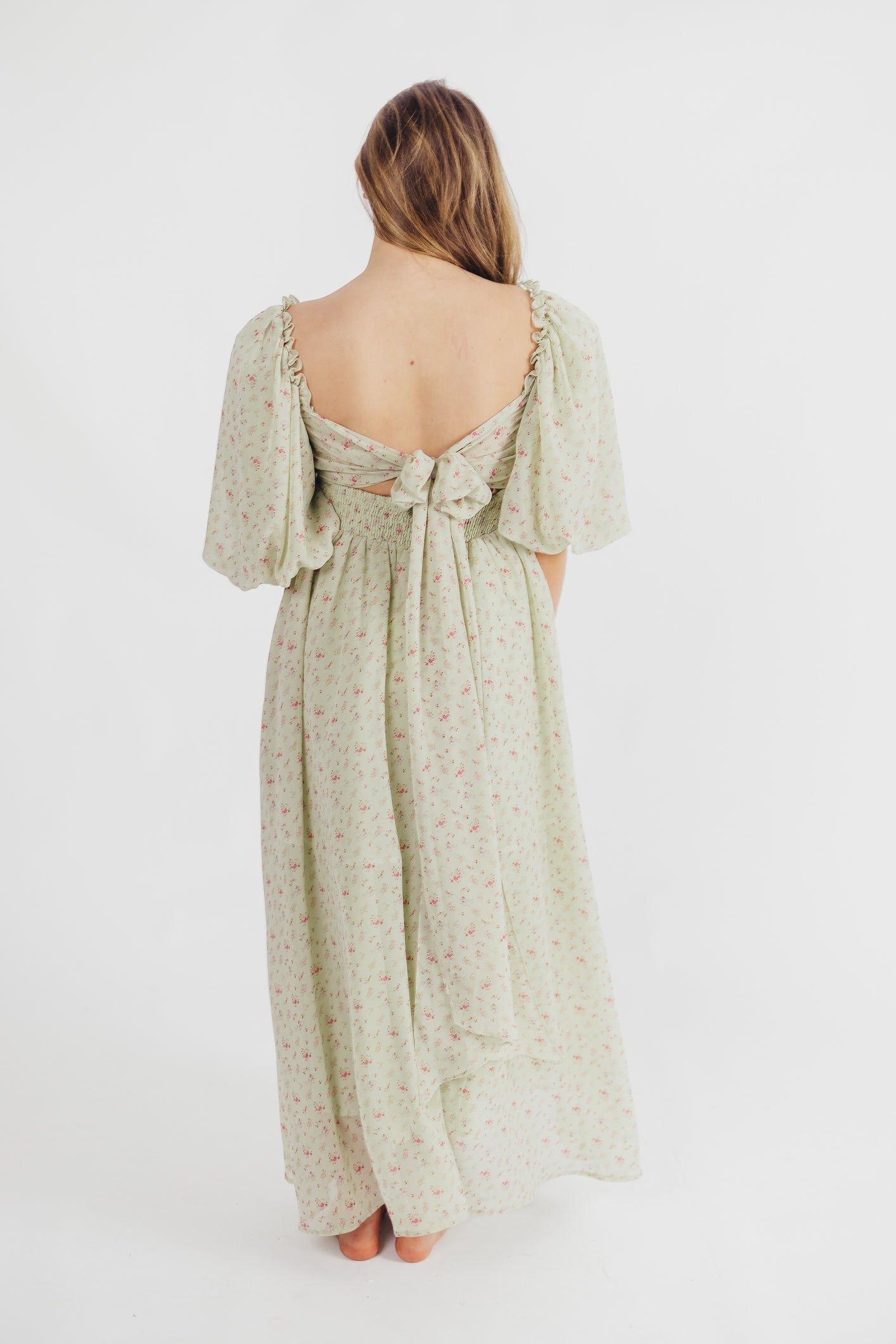 Melody geplooide maxi-jurk met strikdetail in mintgroen bloemen - schokbestendig en inclusief maten (S-3XL)