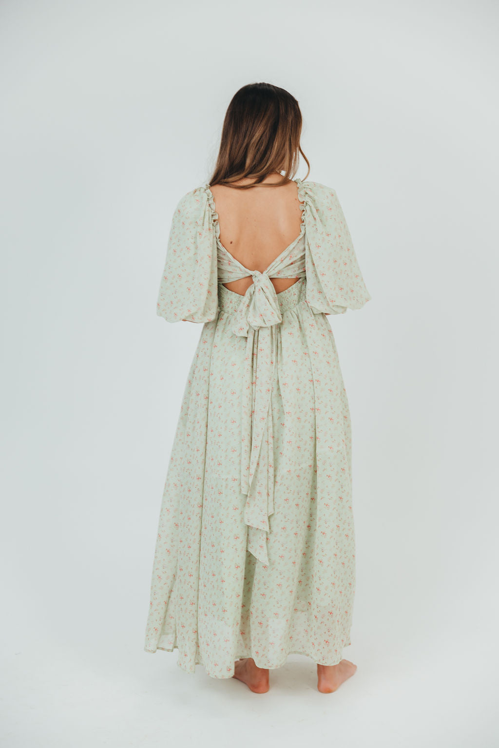 Melody geplooide maxi-jurk met strikdetail in mintgroen bloemen - schokbestendig en inclusief maten (S-3XL)