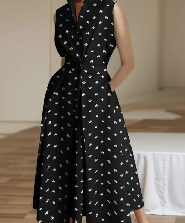 Valentina - Elegante V-hals met knopen