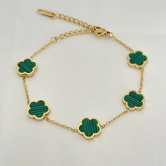 Scarlette | luxe armband met groene bloembedel