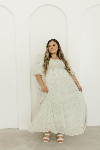 Melody geplooide maxi-jurk met strikdetail in mintgroen bloemen - schokbestendig en inclusief maten (S-3XL)