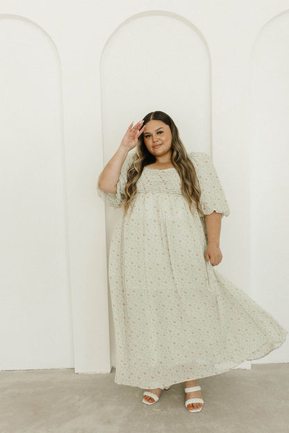 Melody geplooide maxi-jurk met strikdetail in mintgroen bloemen - schokbestendig en inclusief maten (S-3XL)