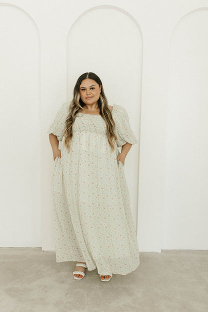 Melody geplooide maxi-jurk met strikdetail in mintgroen bloemen - schokbestendig en inclusief maten (S-3XL)