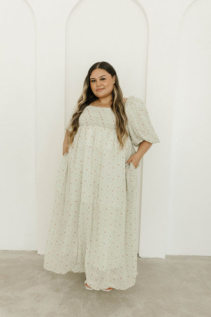 Melody geplooide maxi-jurk met strikdetail in mintgroen bloemen - schokbestendig en inclusief maten (S-3XL)