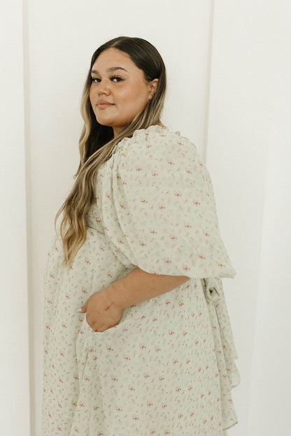 Melody geplooide maxi-jurk met strikdetail in mintgroen bloemen - schokbestendig en inclusief maten (S-3XL)