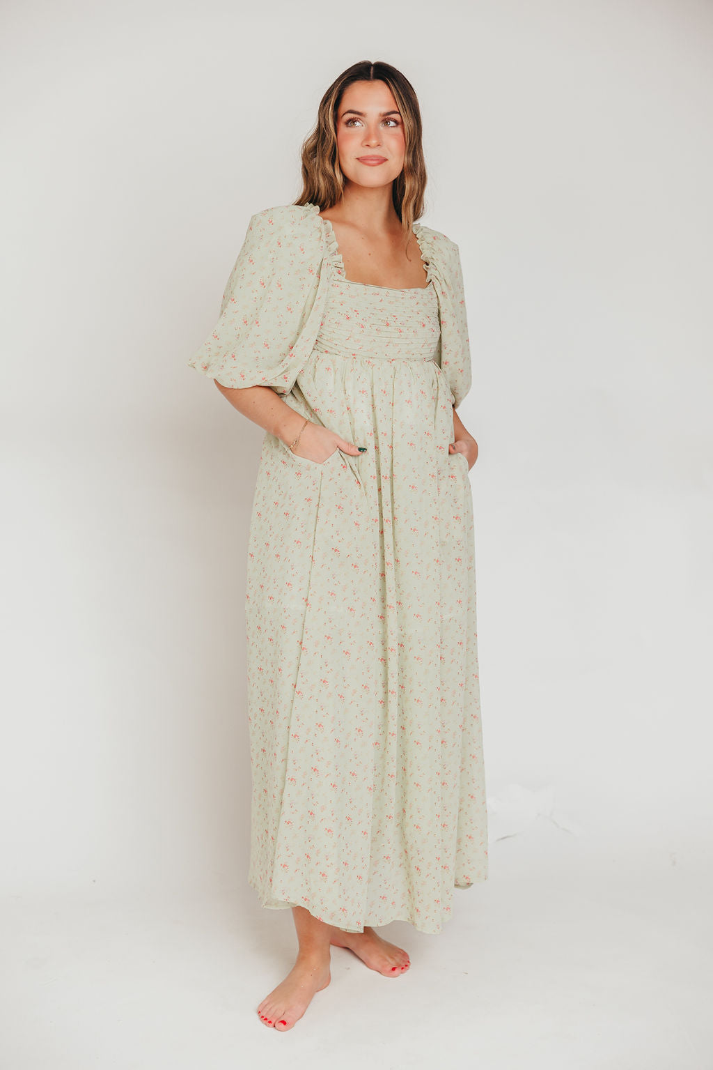 Melody geplooide maxi-jurk met strikdetail in mintgroen bloemen - schokbestendig en inclusief maten (S-3XL)