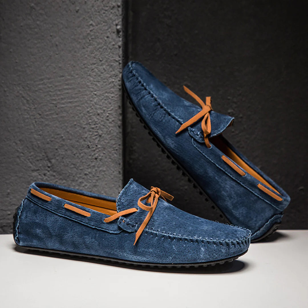 LUTHER KLASSIEKE SUÈDE LOAFERS